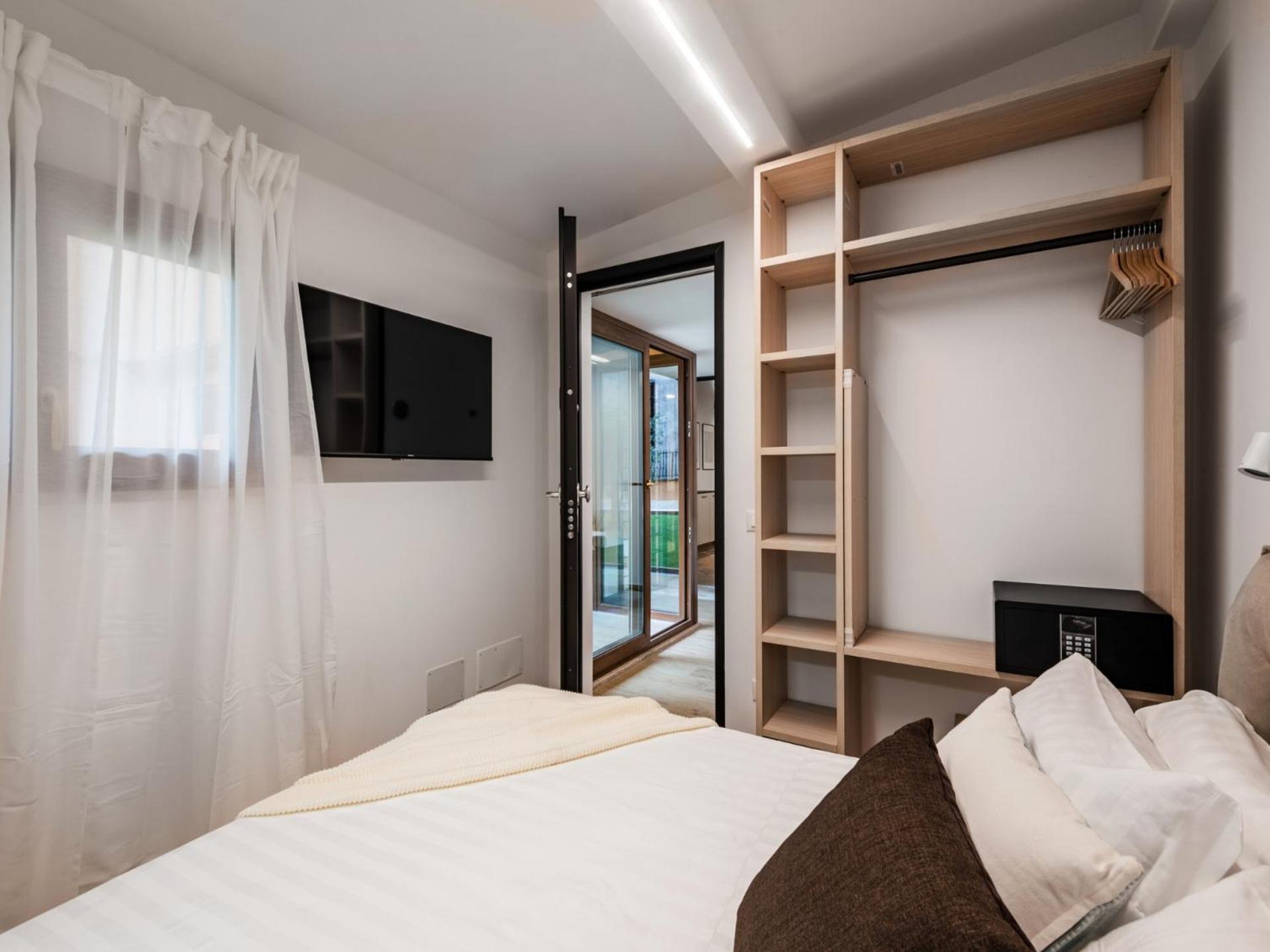 The Rent - Peaceful Oasis With Garden And Jacuzzi Near The Colosseum Roma