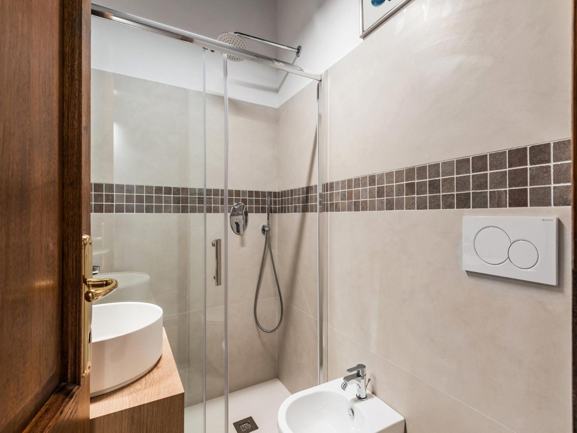 Appartamento The Rent - Peaceful Oasis With Garden And Jacuzzi Near The Colosseum Roma