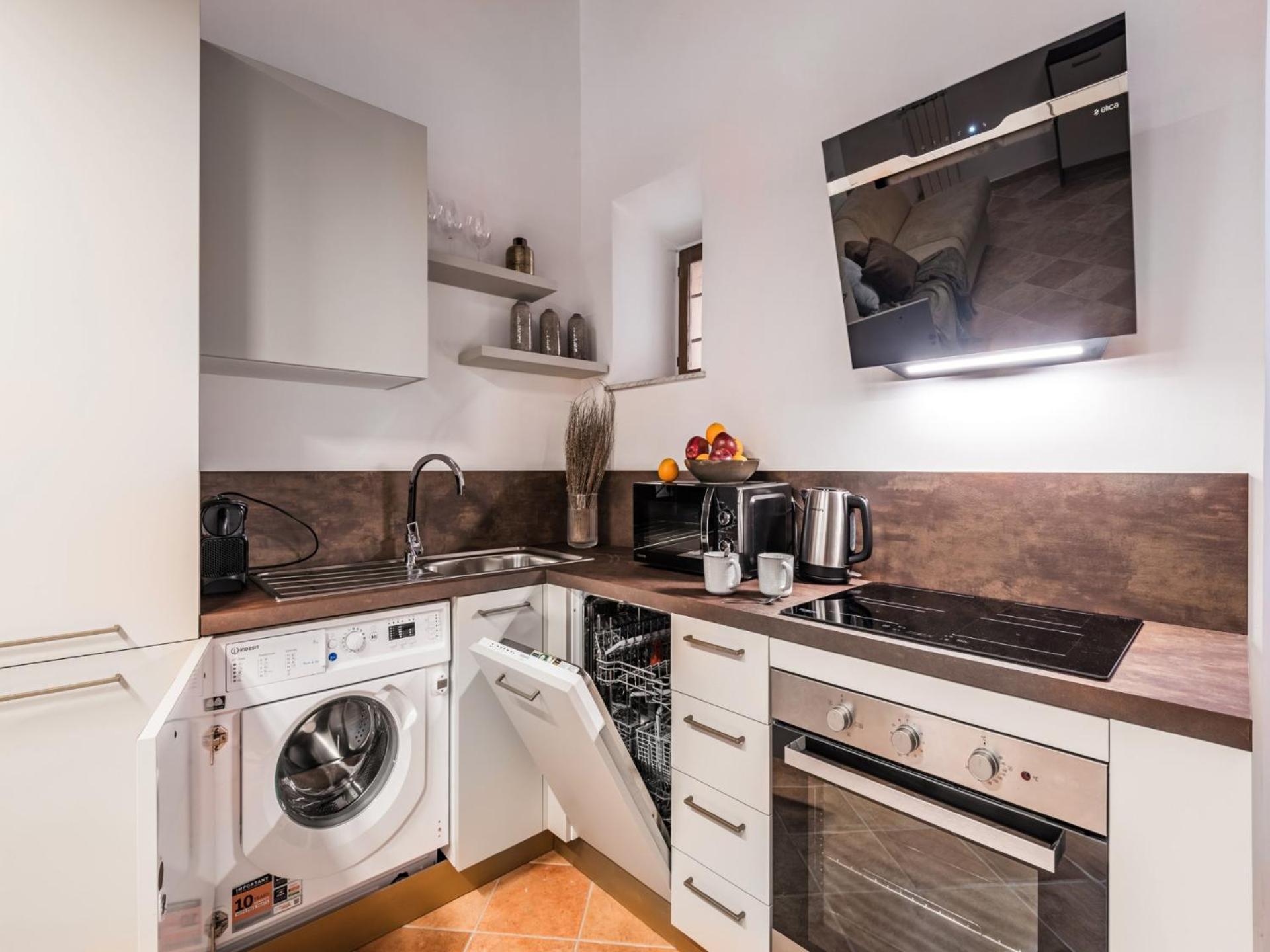 The Rent - Peaceful Oasis With Garden And Jacuzzi Near The Colosseum * Roma