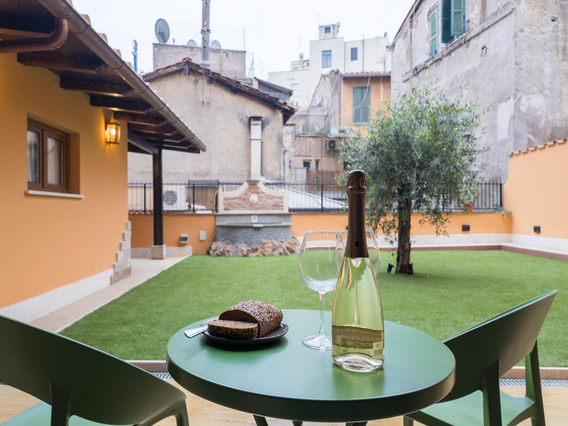 The Rent - Peaceful Oasis With Garden And Jacuzzi Near The Colosseum Appartamento Roma